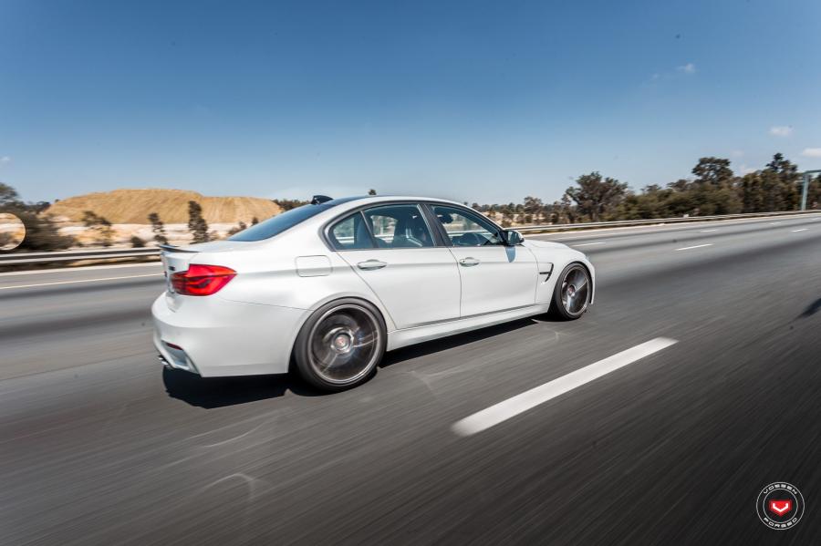  BMW M3 Sedan on Vossen Wheels (VPS-307T) 2018 года  (фото 19 из 22)